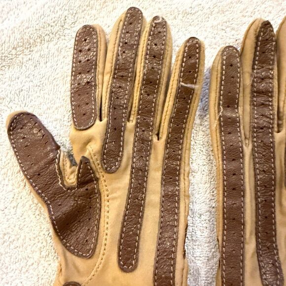 Vintage Isotoner ARIS Women Gloves Tan Leather Trimmings One Size Nylon Driving - Picture 3 of 9